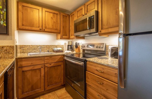 Peak 9 Condo | 7767^ Gorgeous View - Ski-In/Out - 4 Season Pool!