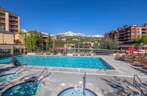 Peak 9 Condo | 7767^ Gorgeous View - Ski-In/Out - 4 Season Pool!