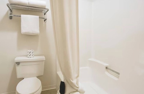 Wolf Point Hotel | A Convenient Place to Stay Featuring Amenities - Great for Weekend Escapes