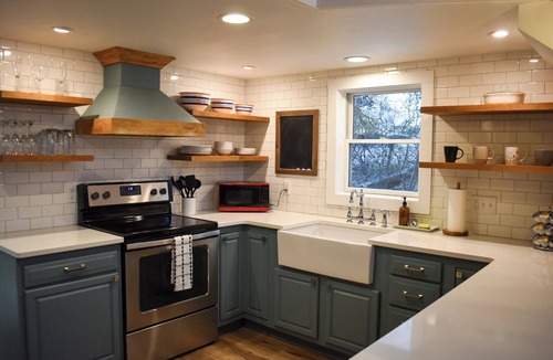 Johnson Creek Cottage | A-Frame Escape: Riverfront, Fire Pit, Kayaks!