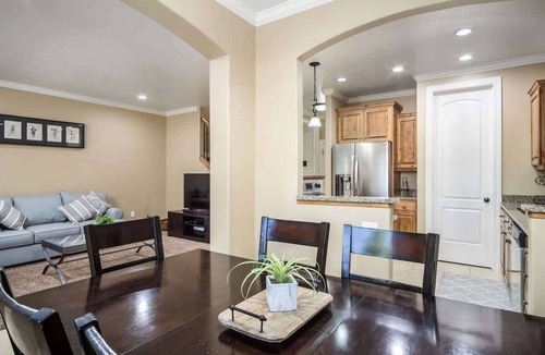 Bonneville House | A La Mode Stunning 4 bedroom Orem Home
