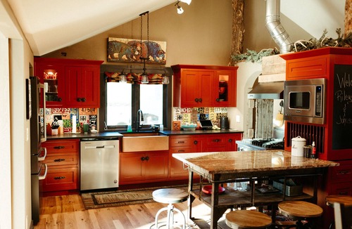 Excelsior Springs Cabin | A peaceful cabin in the middle of a country setting