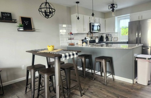 Newton House | A Spacious Townhome in Newton - Unit D