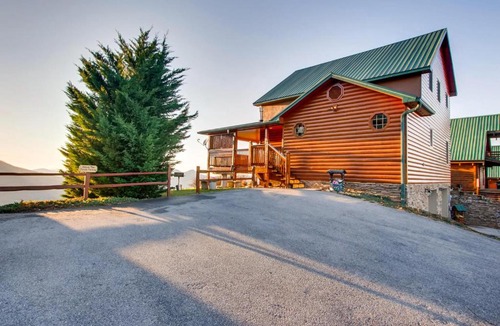 Smoky Mountains House | Above Awe