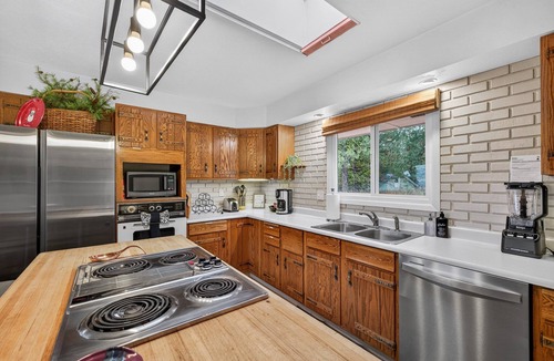 Cascade House | Above Par - Quiet & Private Retreat | Parking + Lake Views