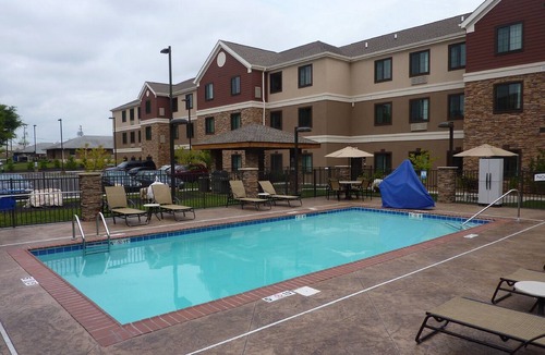 Bowling Green Apartment | Accessible Studio Suite | Kitchen & Free Breakfast