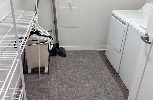 Lenexa Apartment | Across the street from Lenexa City Market! 1BR Apartment with amenity’s