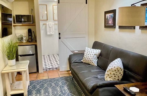 Sam Hughes Bed & Breakfast | Adobe Rose Inn B&B