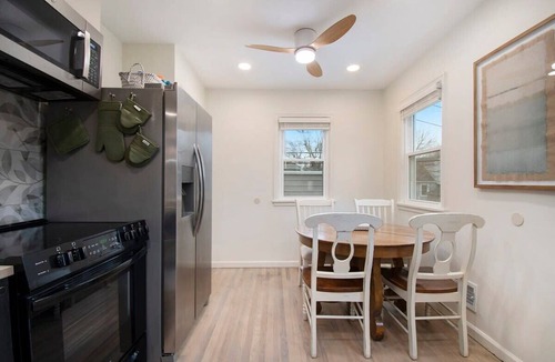Benson House | Adorable 2BR, Hot tub & Close to Attractions!