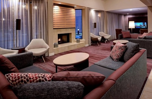 South Kansas City Hotel | Adventure in Kansas City! Indoor Pool, Pet Friendly and Free Parking!