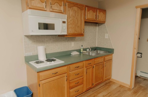 Ely Hotel | Adventure Inn