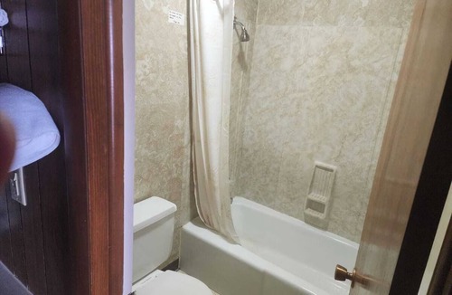 Quinter Hotel | Affordable Stay in Quinter with King Bed Perfect for Road Trip Enthusiasts