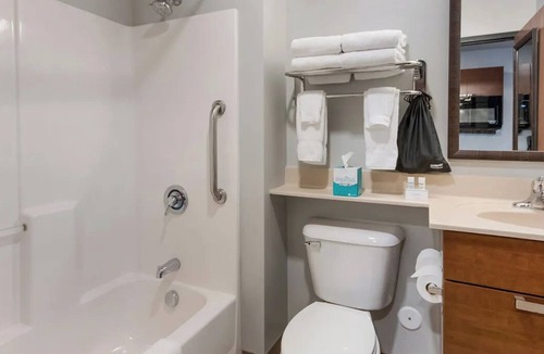 Rock Springs Hotel | Affordable Suites with Full Kitchens and On-Site Laundry