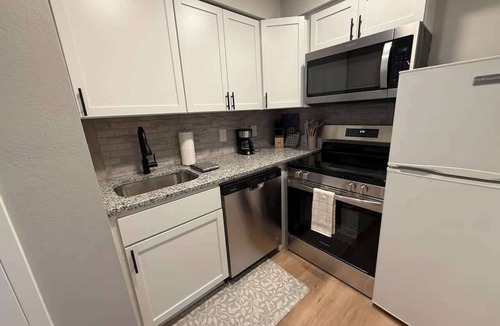 South Central Omaha Apartment | Aksarben Retreat, Steps to Village Fun