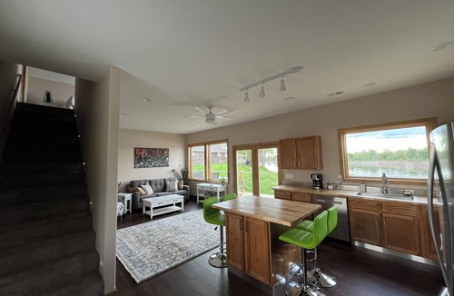 Dakota City House | Alien Point Riverfront home for a relaxing getaway