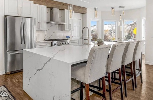 Gypsum House | Amazing 3 Level home