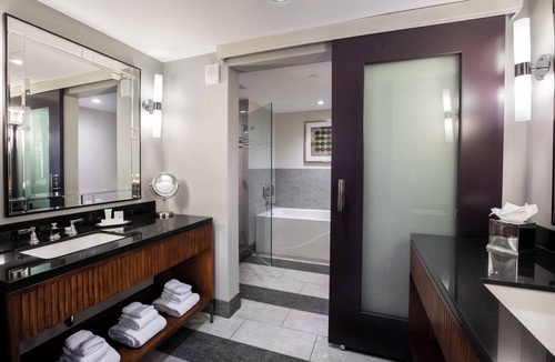 Downtown Wichita Hotel | Ambassador Hotel Wichita, Autograph Collection