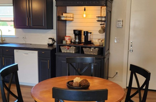 Lowell House | Ambervine