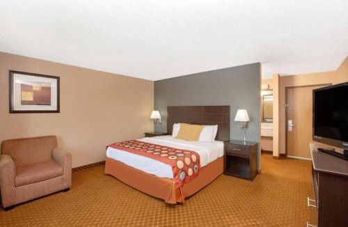Oakdale Hotel | American Coralville Iowa City Iowa