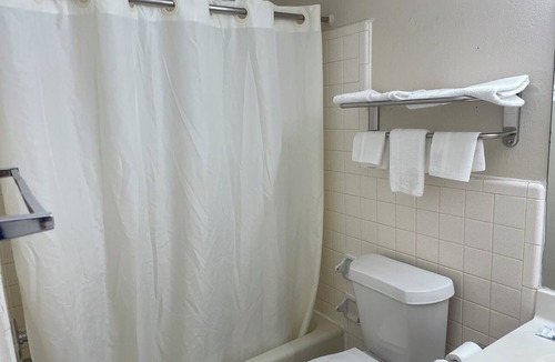 Pratt Hotel | American Inn Motel