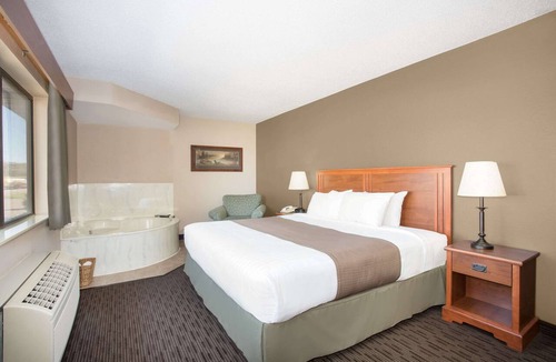 Sioux City Hotel | AmericInn by Wyndham Sioux City
