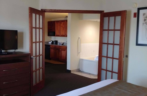 Fort Collins Hotel | AmericInn by Wyndham Windsor Ft. Collins