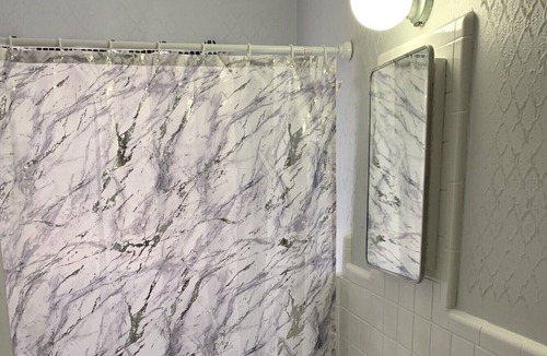 Sapulpa Apartment | Apt C Serenity in Sapulpa 15 minutes to Tulsa