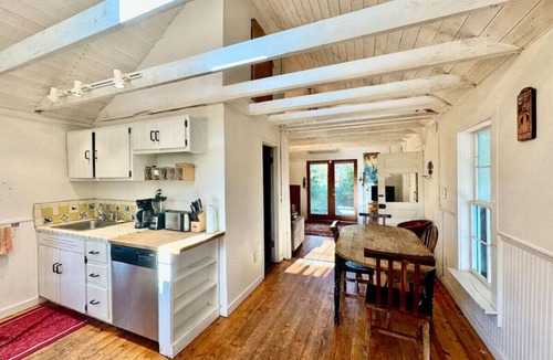 San Cristobal Cabin | ARTIST'S RETREAT