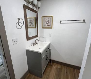 East Las Vegas House | Athens House nuber 8