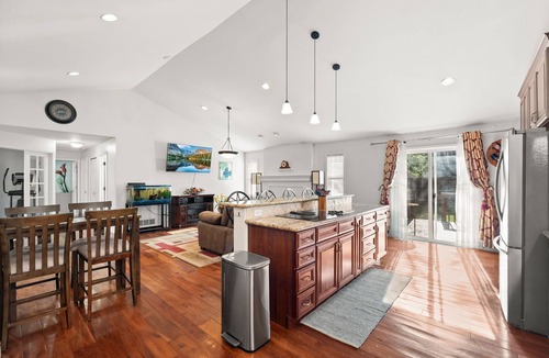 High Point House | Aurora Escape With Room to Relax · Yard, Gym + Basement Lounge