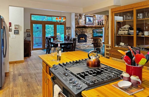 Downieville-Lawson-Dumont Cabin | Awesome 2-bedroom cabin in delightful Dumont perfect for relaxing stays