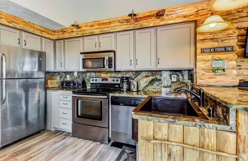 Brian Head Cabin | Awesome Brian Head loft, Come Ski, Bike, and Hike!