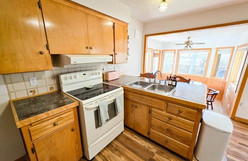 Laramie House | Baker Street Cottage