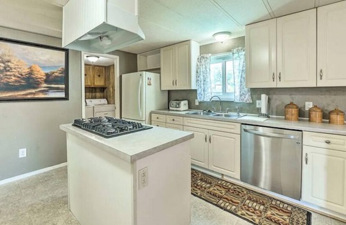 Wheatland House | Basecamp 6 bed Home near Power Plant, Glendo