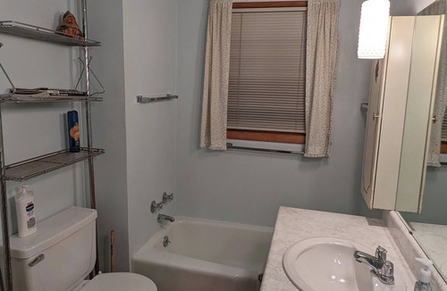 Pine River House | Basic lake house - only 2 hours from Milwaukee, 45 minutes to Oshkosh