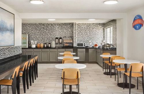 Blackwell Hotel | Baymont by Wyndham Blackwell I-35