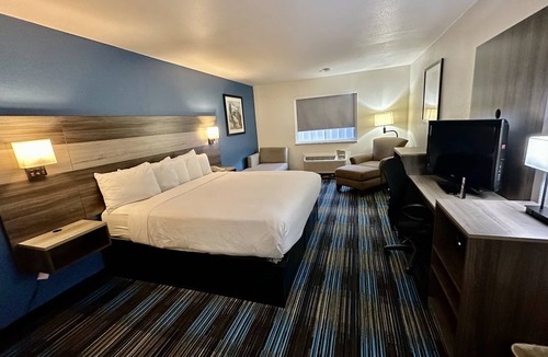 Shawnee Heights Hotel | Baymont by Wyndham Kansas City KU Medical Center
