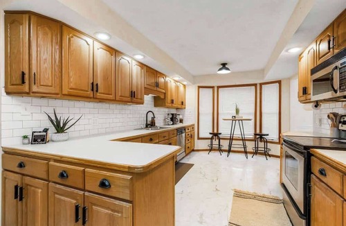 Raytown House | Beach Theme Cozy Family Fav/4bdrm2king sleeps 12