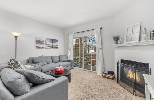 Windsor House | Beacon at the Lakes Cozy 2b2b, Grnd Level Condo