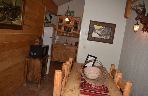 Walnut Shade Cabin | Bear Creek Lodge Cabin Resort