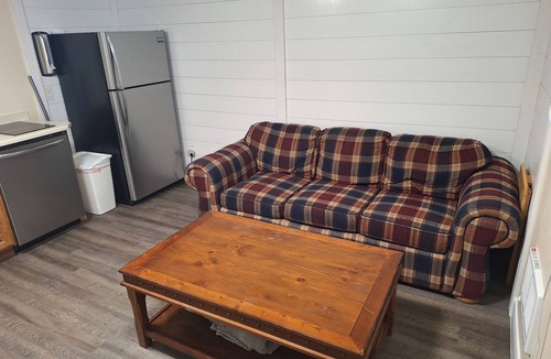 Glendale Cabin | Beautiful 1-bedroom cabin with AC in charming Glendale