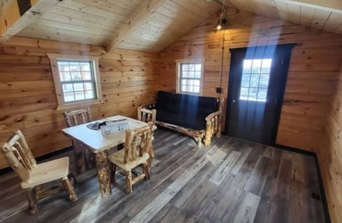 Ray County Cabin | Beautiful 1-bedroom Cabin #1 with AC overlooking swim pond