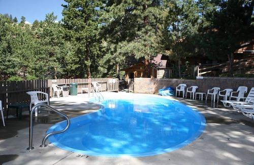 Estes Park Ski Chalet | Beautiful 3 bedroom Chalet with Mountain Views, Personal Hot tub,
