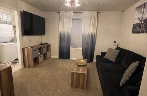 Saratoga House | Beautiful 3-bedroom house in fabulous Saratoga perfect for your getaway!