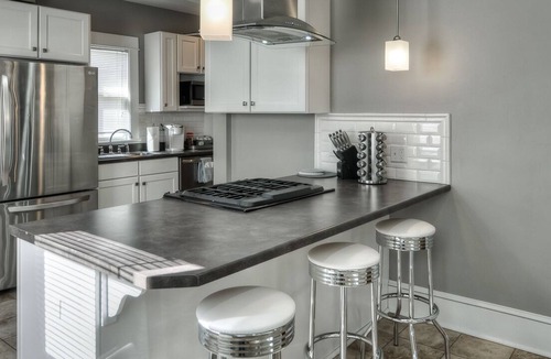 Dundee-Happy Hollow Historic District House | Beautiful 4 bedroom home, Midtown, Sanitized