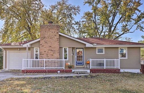 Omaha House | Beautiful Bellevue Home w/ Deck + Gas Grill!