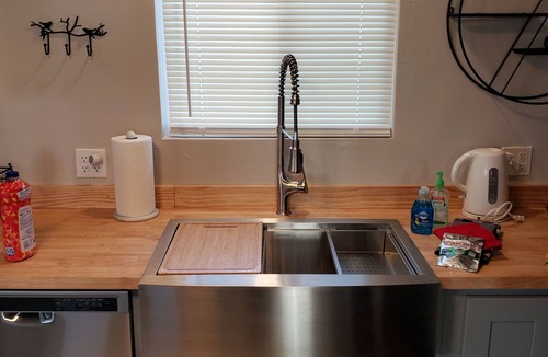 Montrose House | Beautiful house for your Montrose getaway