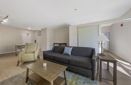Crossroads Arts District House | Beautiful NEW Oasis close to Kauffman Stadium #358