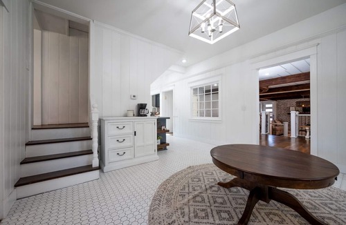 Lyndon House | Beautifully renovated 3,800 sq ft house between 2 federal lakes