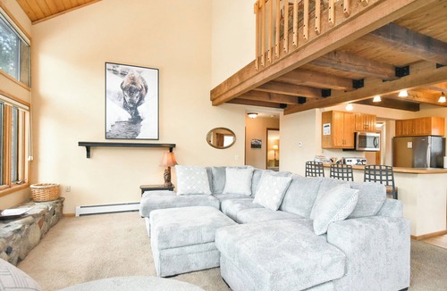 Warrior's Mark West House | Belle Vue Estate: Mountain Views and Private Hot Tub